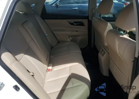 2015 Nissan Altima 2.5 z USA, uszkodzony, nr VIN 1N4AL3AP8FN397225